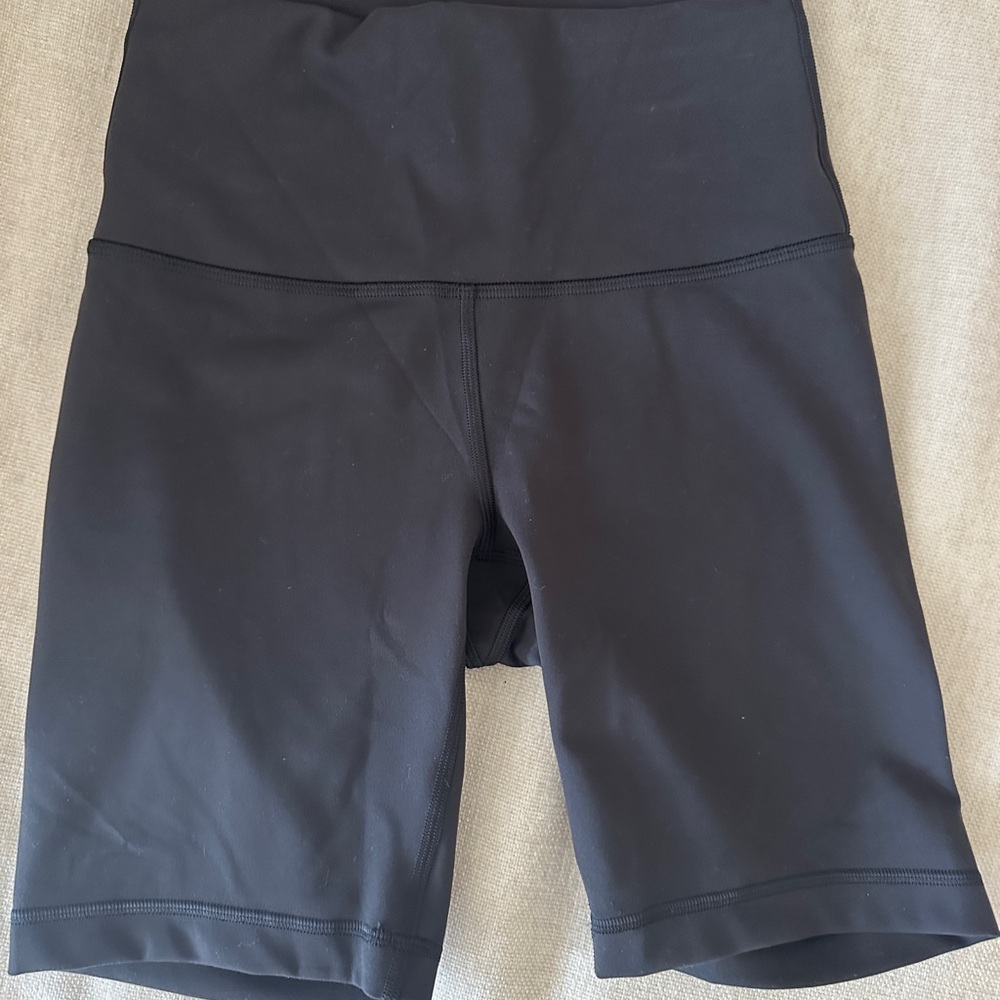 Lululemon Wunder Train Short 8"
